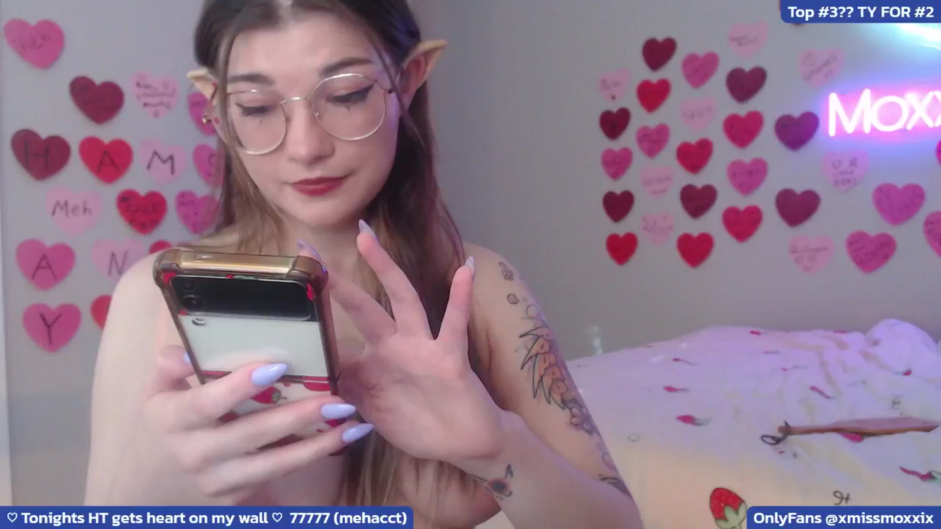 Gallery image thumbnail from MoxxiBunni's myfreecams stream on, 04/07/2025, 24:36 image 17 of 20