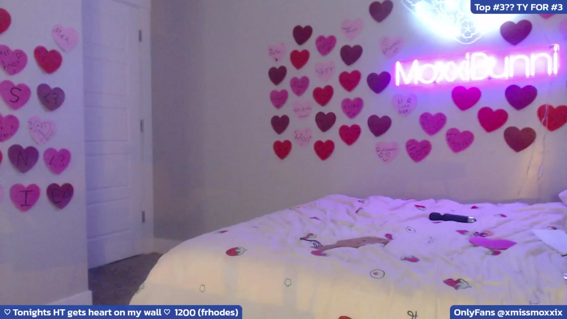 Gallery image thumbnail from MoxxiBunni's myfreecams stream on, 04/12/2025, 05:44 image 16 of 20
