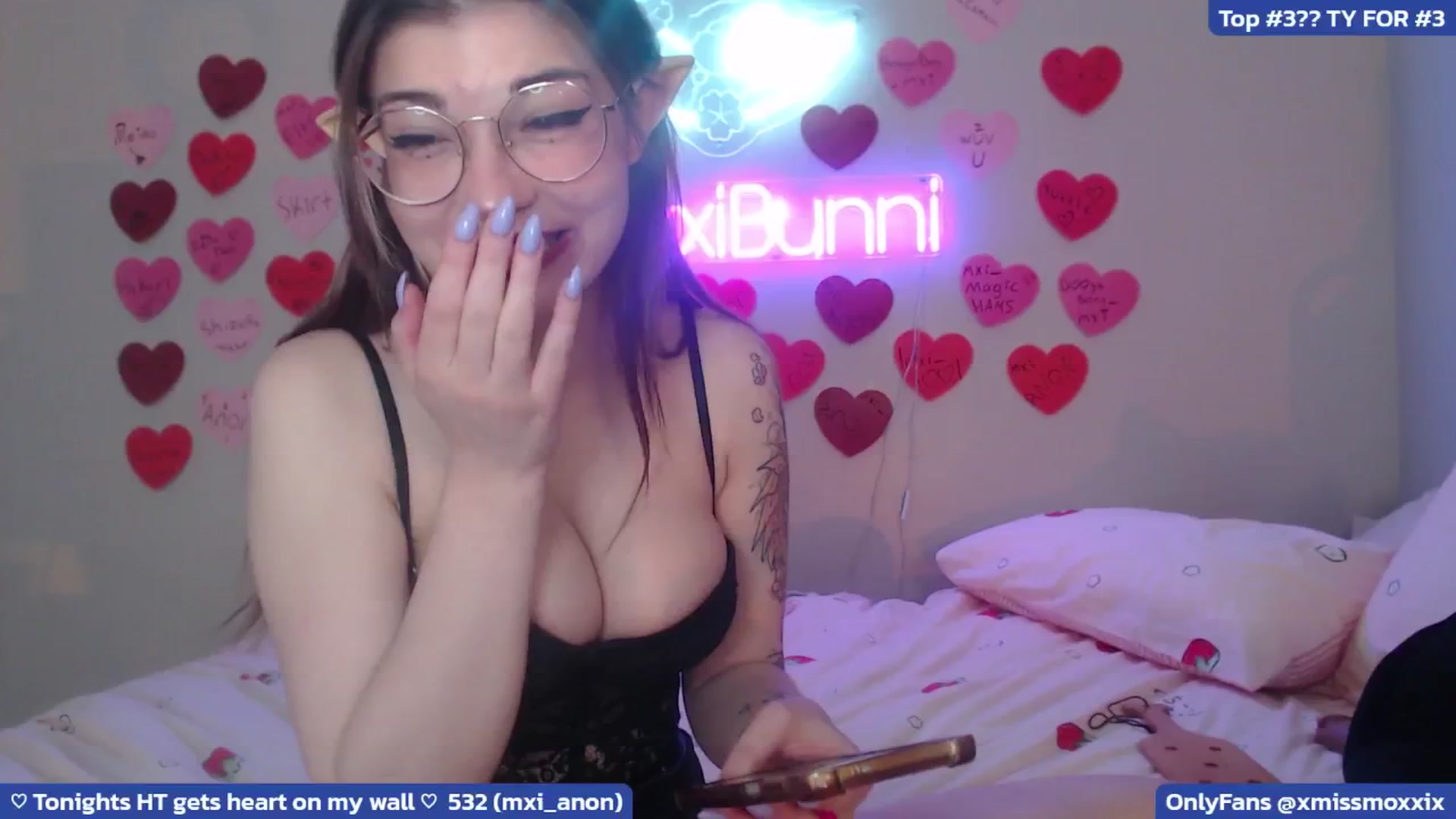 Gallery image thumbnail from MoxxiBunni's myfreecams stream on, 04/14/2025, 23:41 image 8 of 20