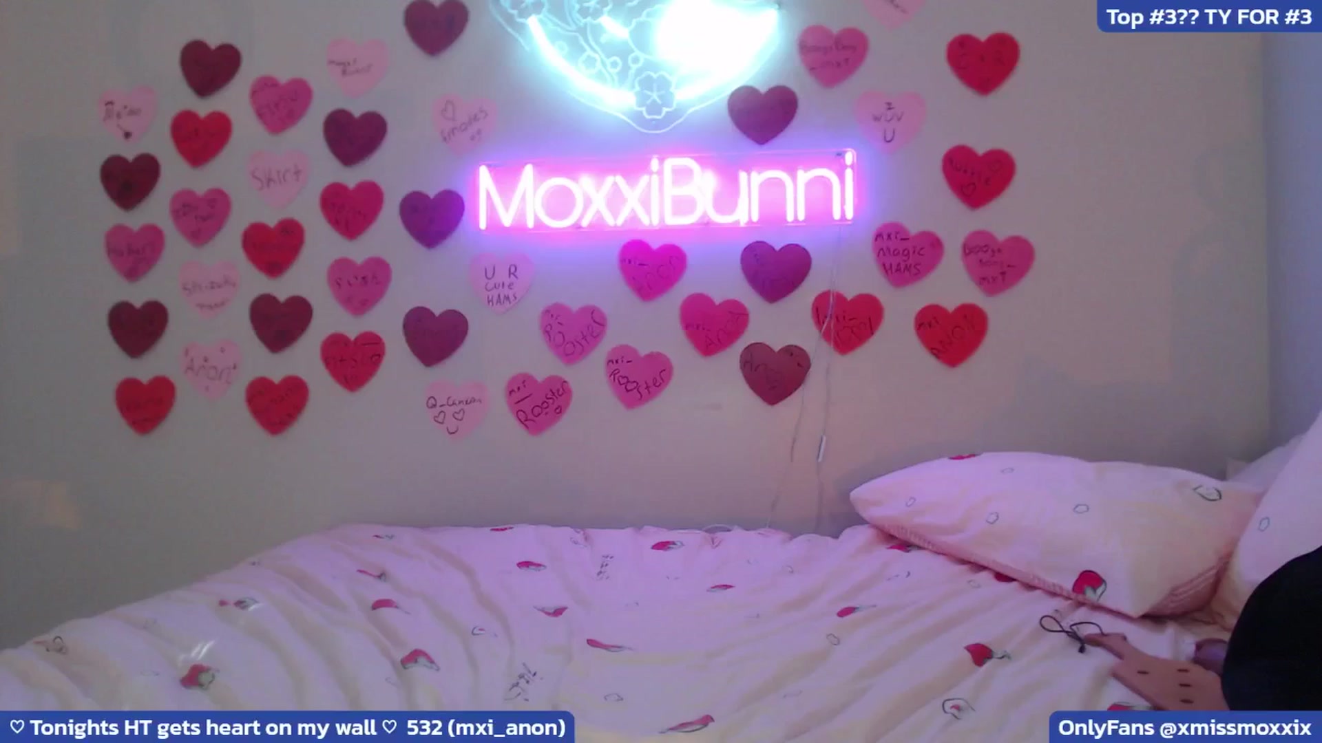Gallery image thumbnail from MoxxiBunni's myfreecams stream on, 04/15/2025, 01:12 image 6 of 20