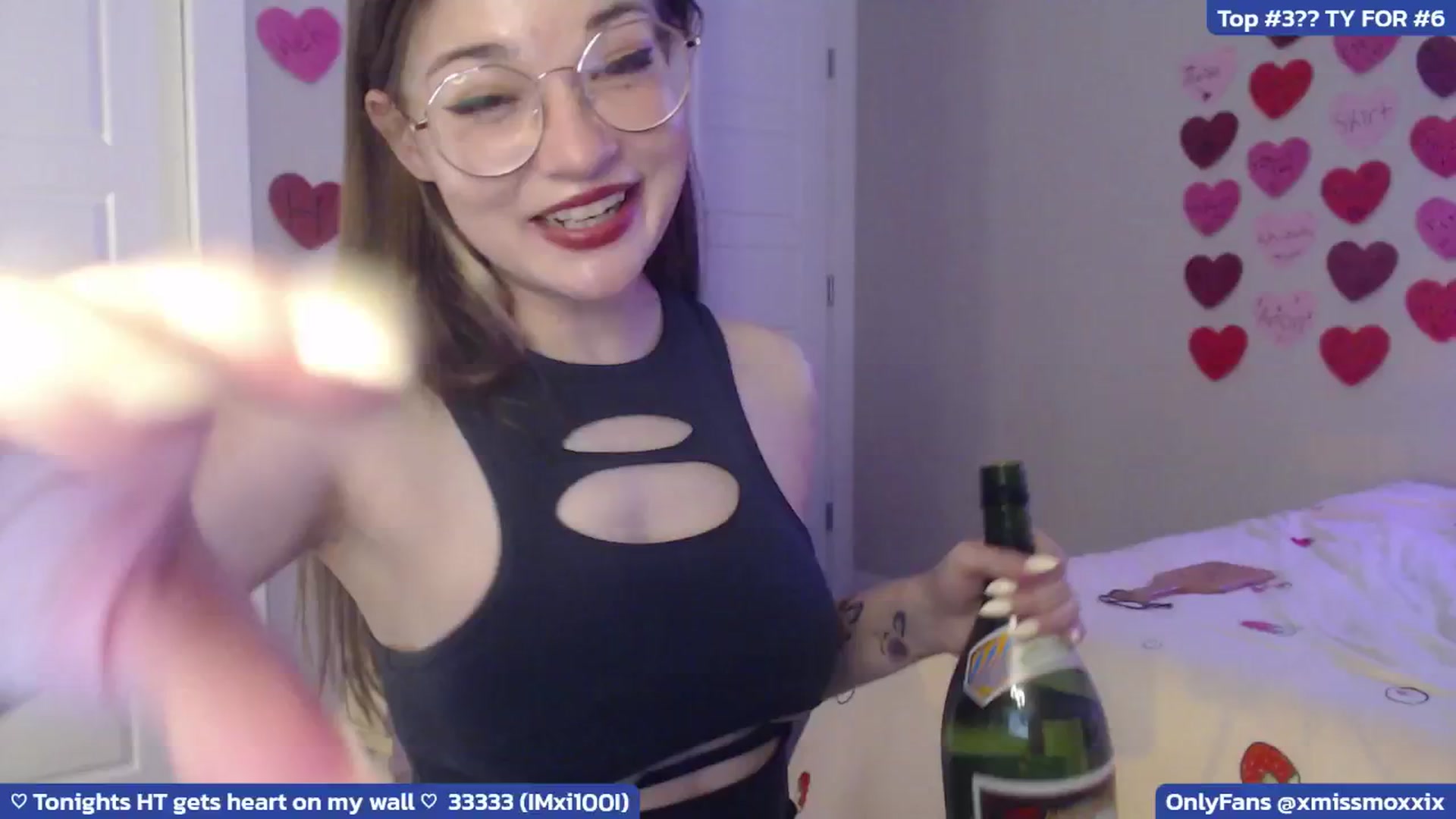 Gallery image thumbnail from MoxxiBunni's myfreecams stream on, 04/26/2025, 06:39 image 3 of 20