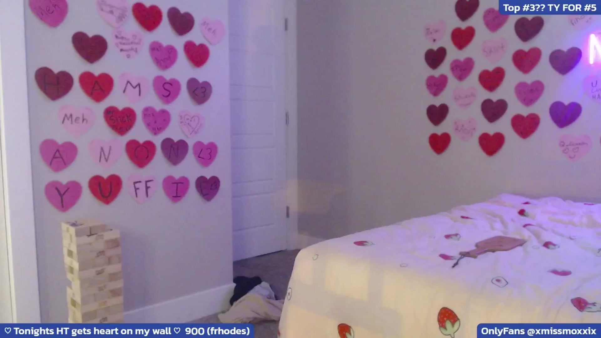 Gallery image thumbnail from MoxxiBunni's myfreecams stream on, 04/27/2025, 05:31 image 6 of 20
