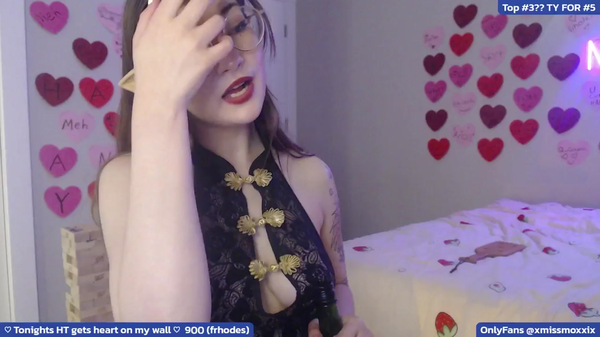 Gallery image thumbnail from MoxxiBunni's myfreecams stream on, 04/27/2025, 05:31 image 5 of 20