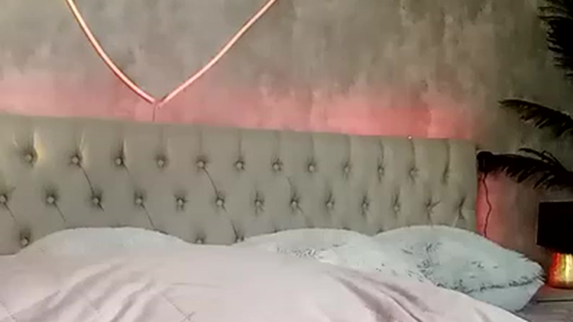 Gallery image thumbnail from Mq_Raisa's myfreecams stream on, 12/26/2022, 16:29 image 3 of 20