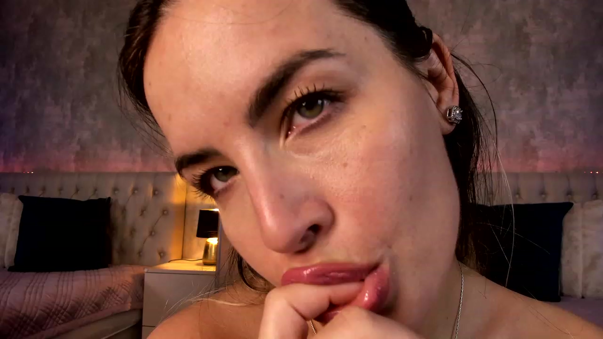 Gallery image thumbnail from Mq_Raisa's myfreecams stream on, 12/17/2023, 11:47 image 14 of 20