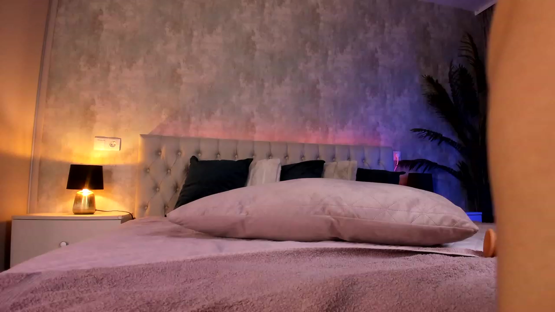 Gallery image thumbnail from Mq_Raisa's myfreecams stream on, 12/28/2023, 09:46 image 1 of 20