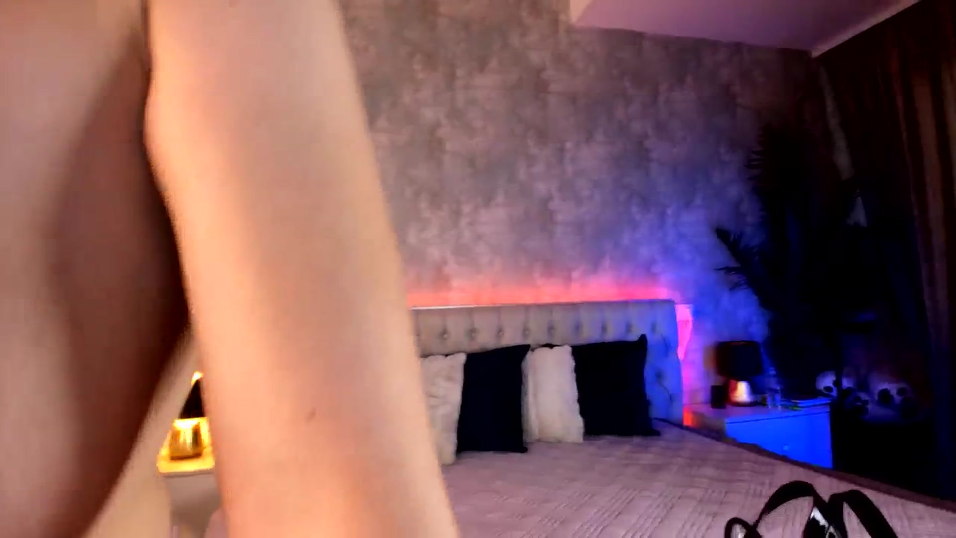 Gallery image thumbnail from Mq_Raisa's myfreecams stream on, 04/14/2025, 12:20 image 3 of 20