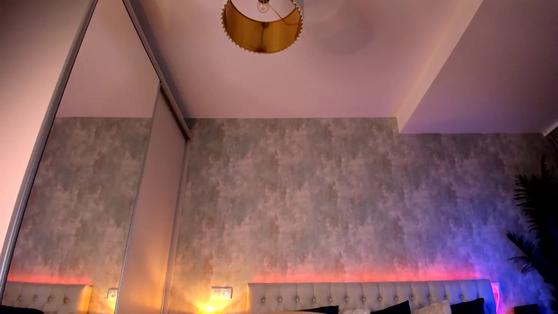 Gallery image thumbnail from Mq_Raisa's myfreecams stream on, 07/05/2025, 18:33 image 18 of 20