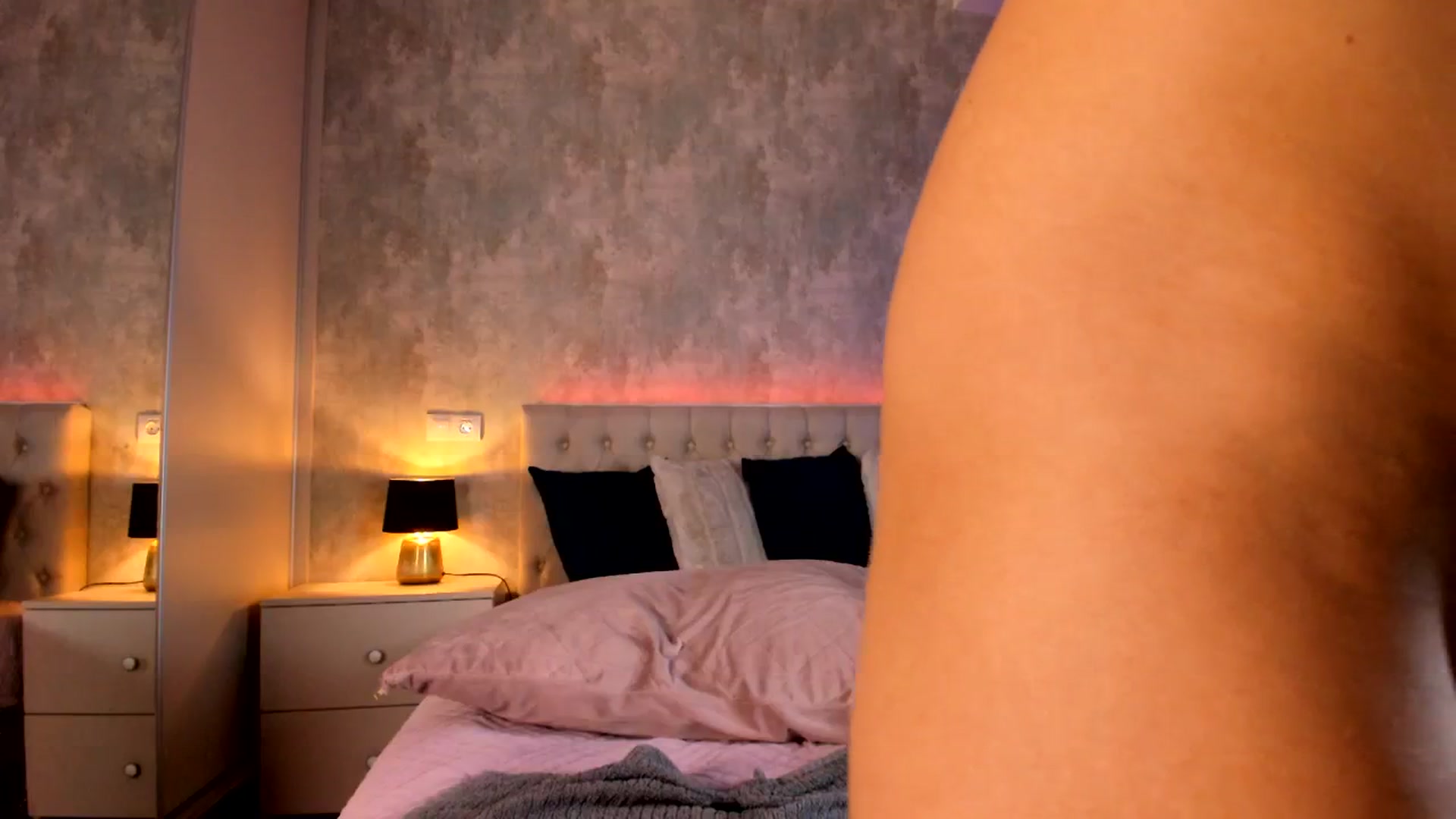Gallery image thumbnail from Mq_Raisa's myfreecams stream on, 07/12/2025, 17:29 image 13 of 20