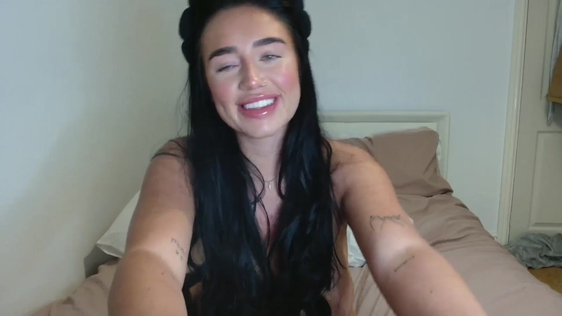 Gallery image thumbnail from MrsLitt's myfreecams stream on, 03/03/2025, 01:05 image 5 of 20