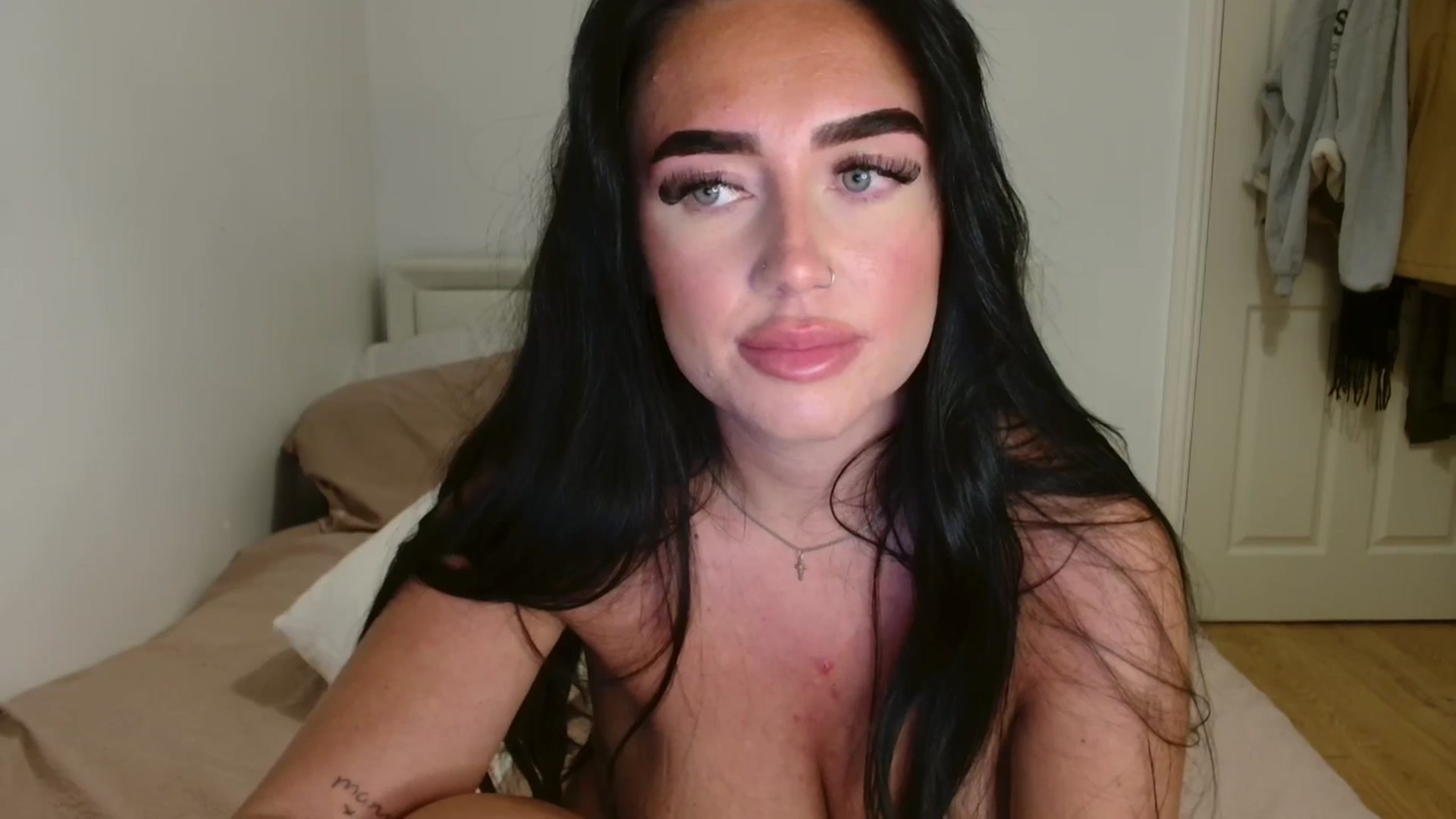Gallery image thumbnail from MrsLitt's myfreecams stream on, 03/04/2025, 23:45 image 20 of 20