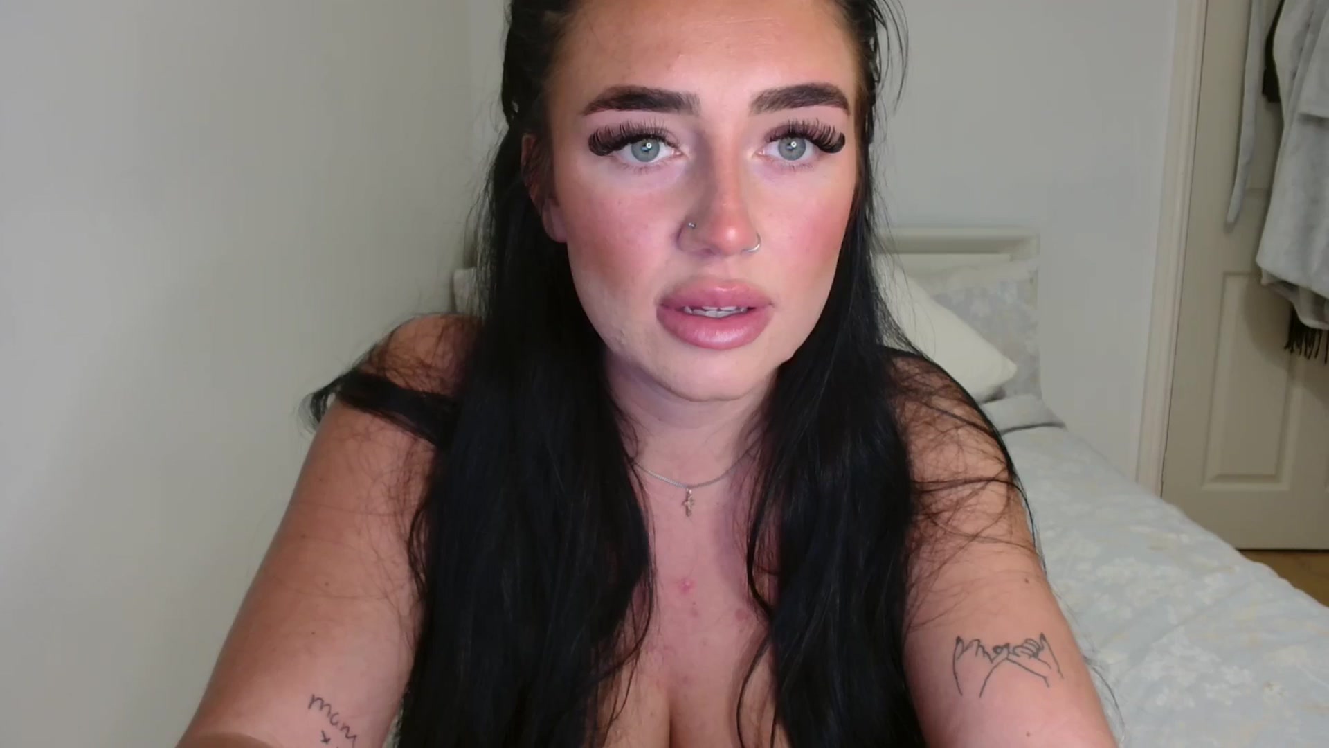 Gallery image thumbnail from MrsLitt's myfreecams stream on, 03/06/2025, 23:18 image 5 of 20