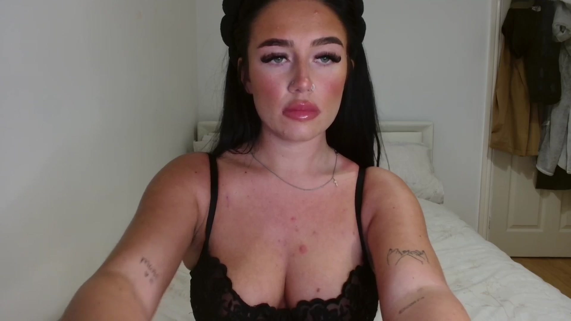 Gallery image thumbnail from MrsLitt's myfreecams stream on, 03/18/2025, 23:52 image 4 of 20
