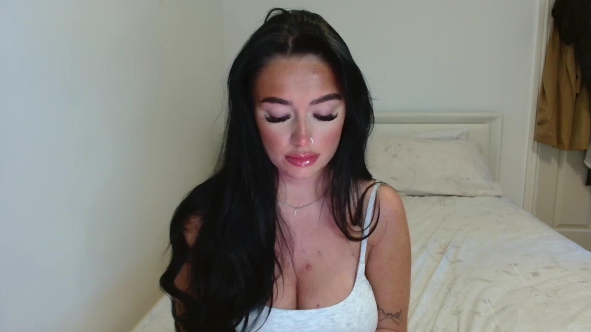 Gallery image thumbnail from MrsLitt's myfreecams stream on, 03/19/2025, 15:53 image 19 of 20