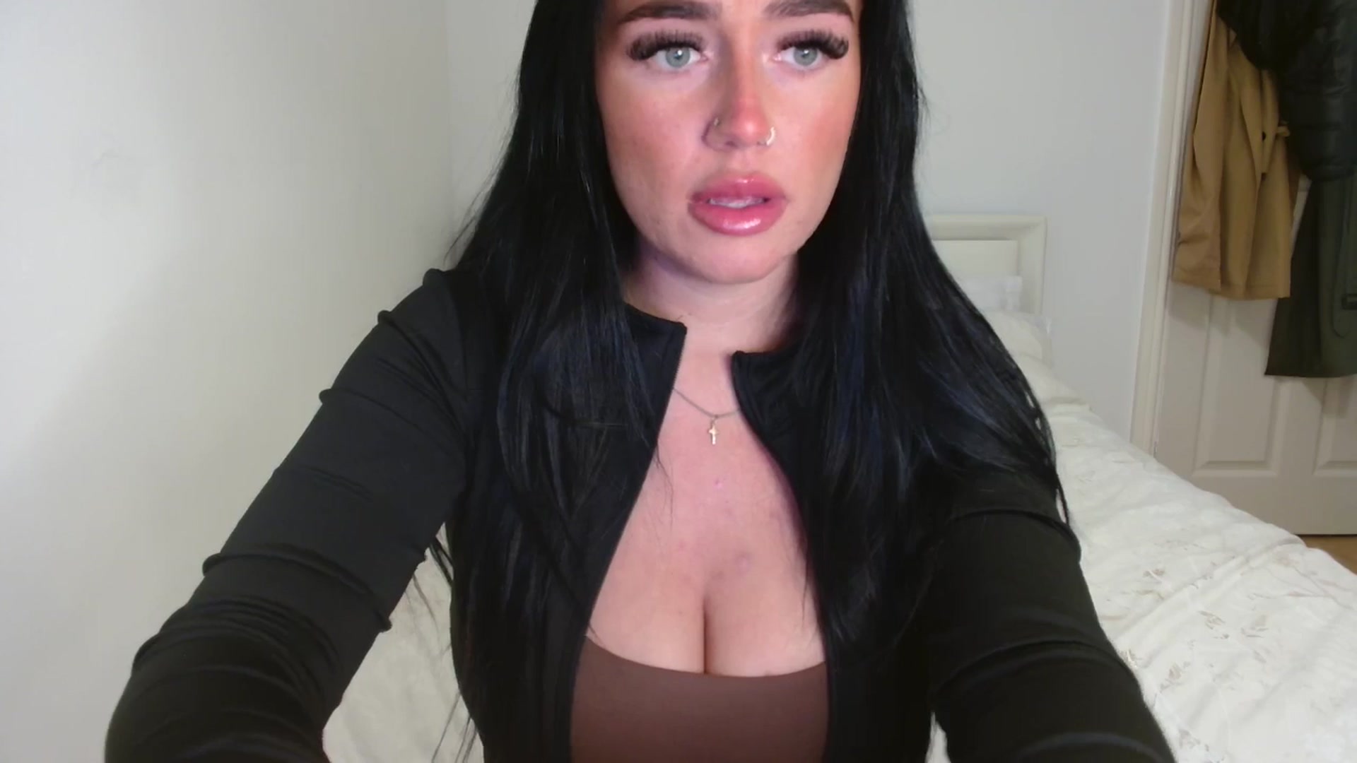 Gallery image thumbnail from MrsLitt's myfreecams stream on, 03/20/2025, 23:40 image 4 of 20