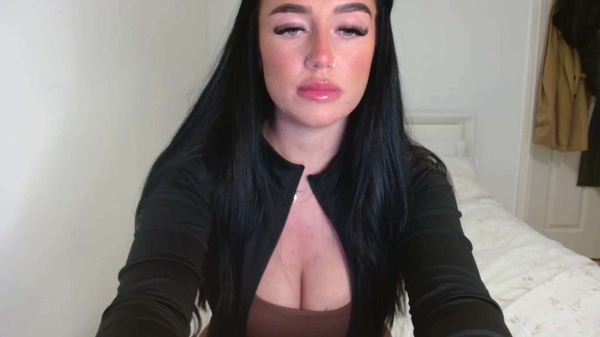 Gallery image thumbnail from MrsLitt's myfreecams stream on, 03/20/2025, 23:40 image 2 of 20