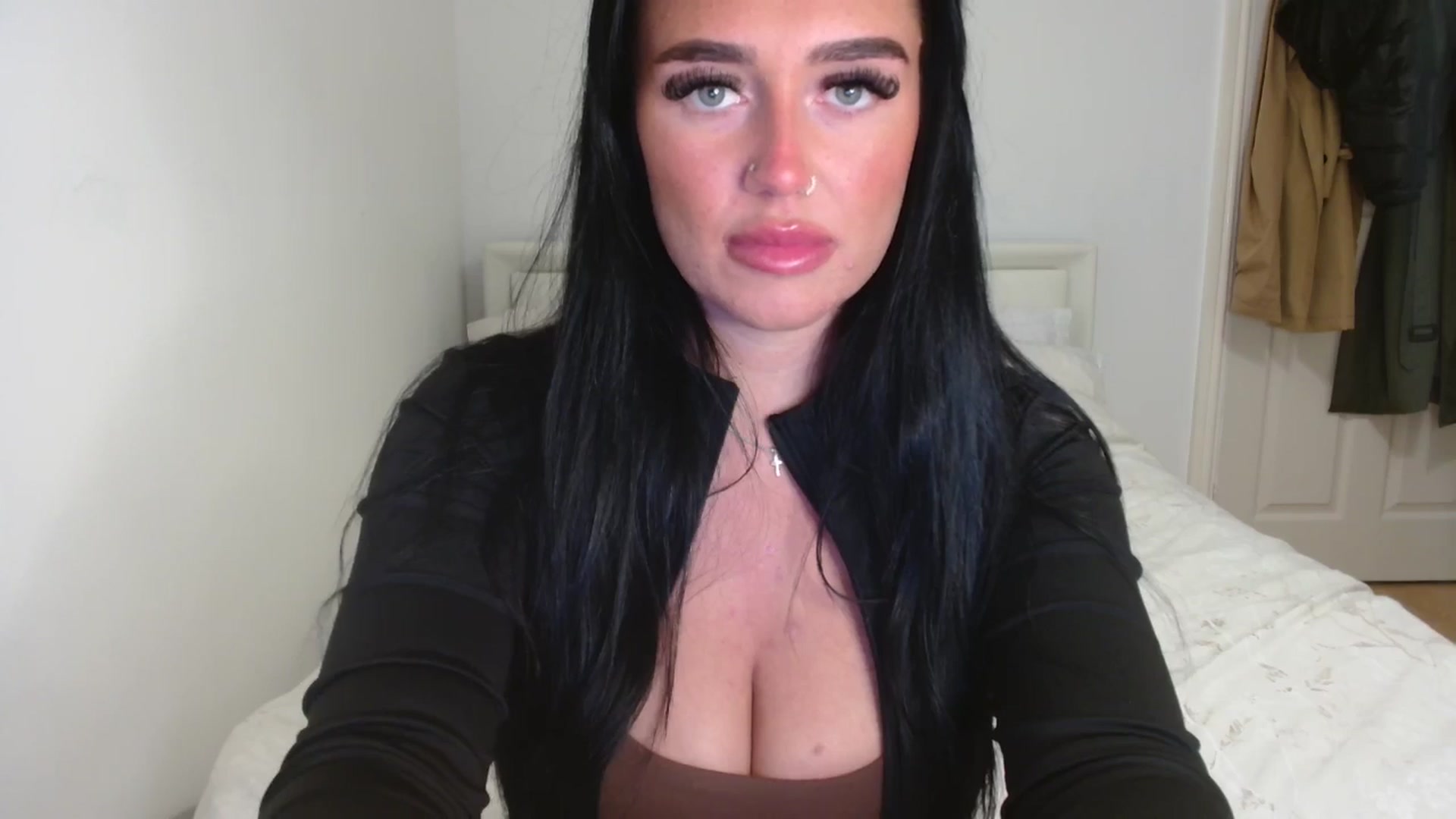Gallery image thumbnail from MrsLitt's myfreecams stream on, 03/20/2025, 23:40 image 6 of 20