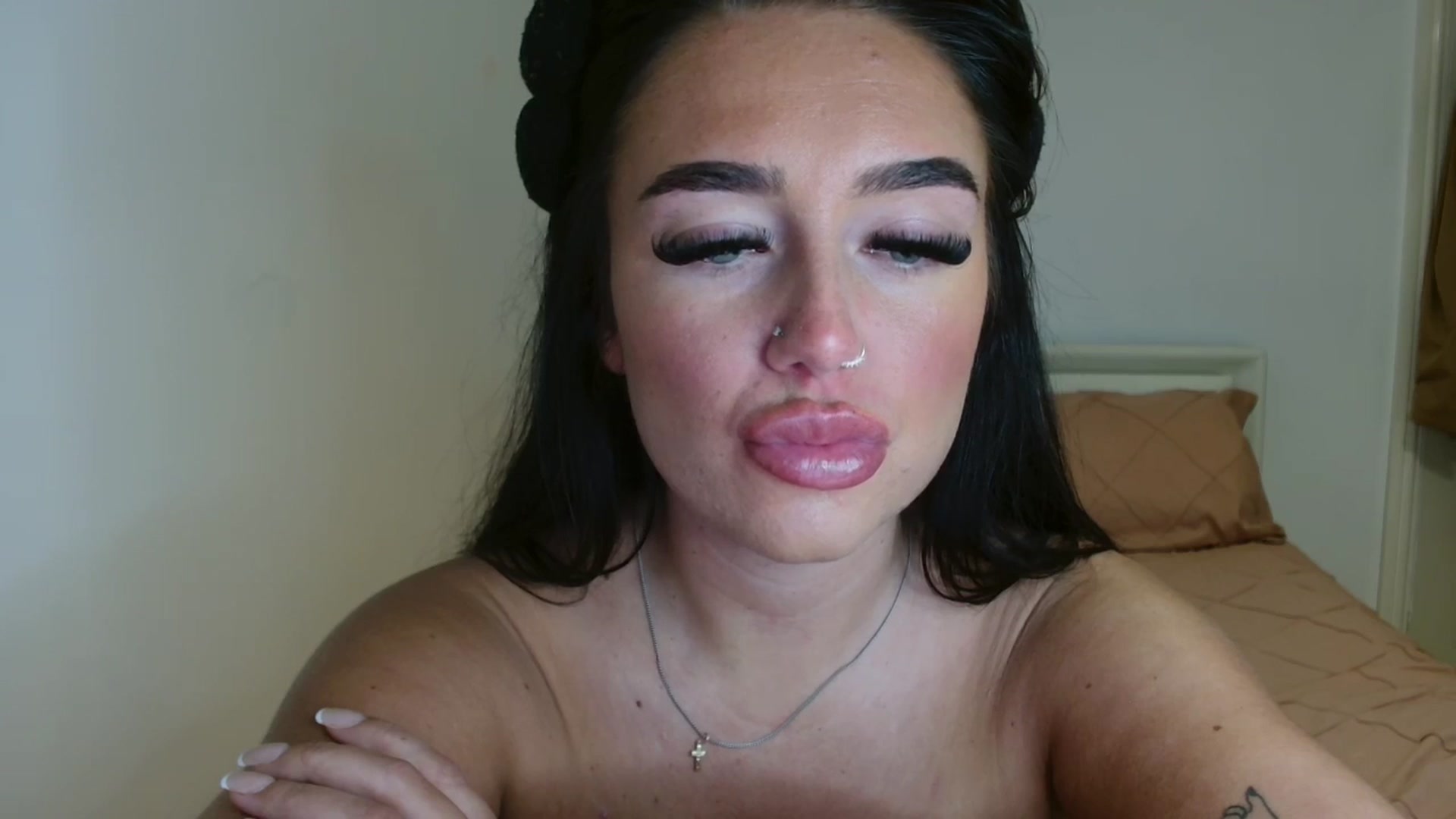 Gallery image thumbnail from MrsLitt's myfreecams stream on, 03/22/2025, 16:27 image 18 of 20