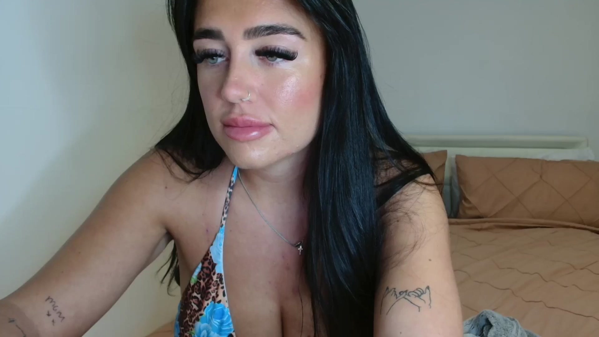 Gallery image thumbnail from MrsLitt's myfreecams stream on, 03/23/2025, 14:07 image 16 of 20