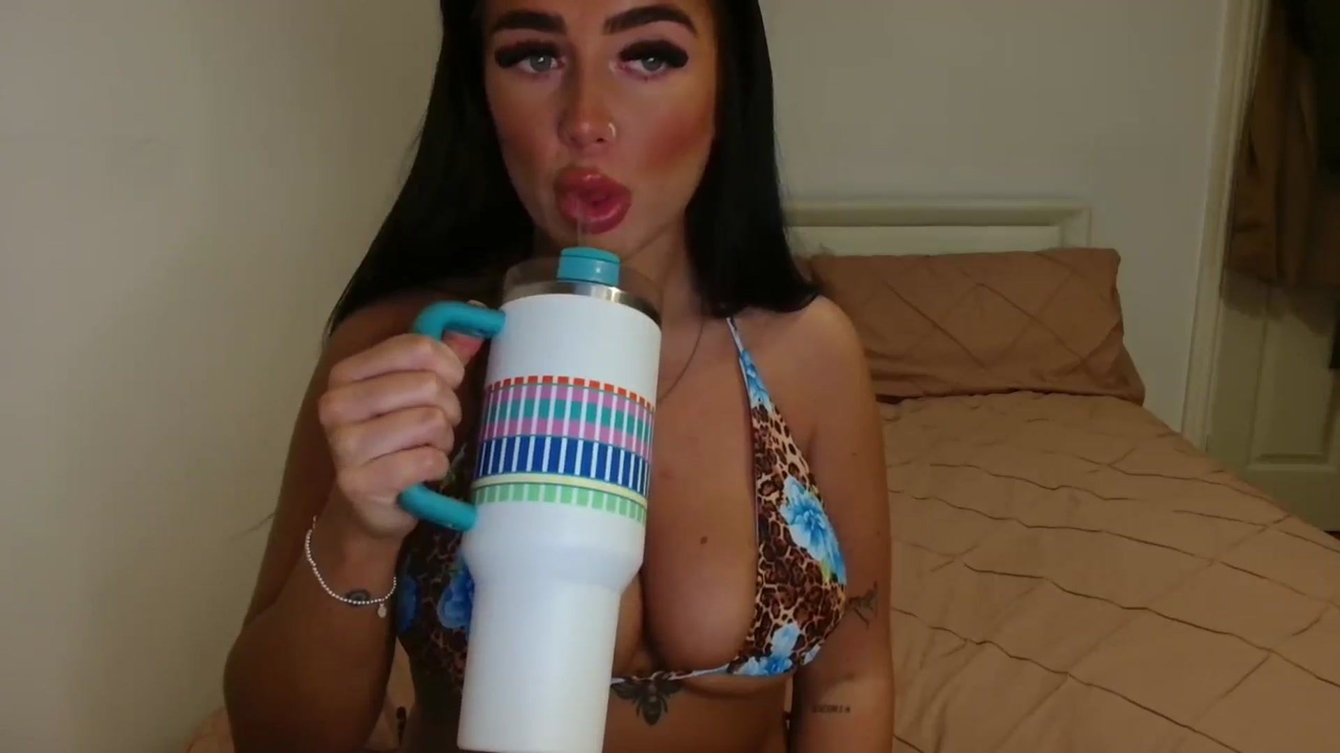 Gallery image thumbnail from MrsLitt's myfreecams stream on, 03/23/2025, 18:40 image 12 of 20
