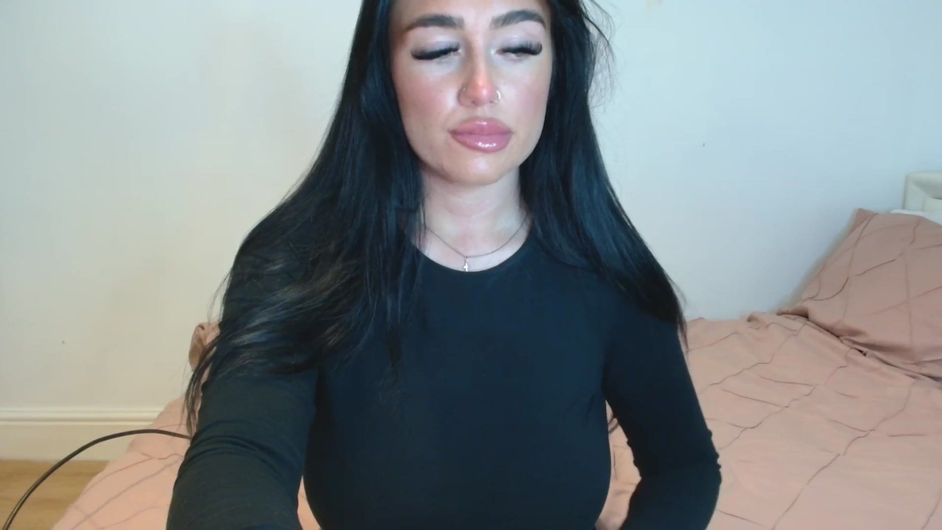 Gallery image thumbnail from MrsLitt's myfreecams stream on, 03/25/2025, 14:23 image 12 of 20