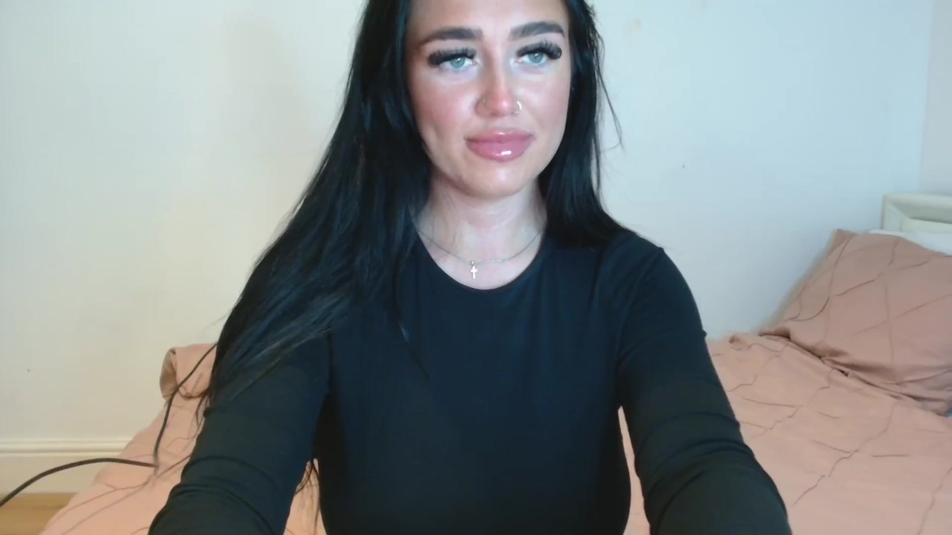 Gallery image thumbnail from MrsLitt's myfreecams stream on, 03/25/2025, 14:23 image 5 of 20
