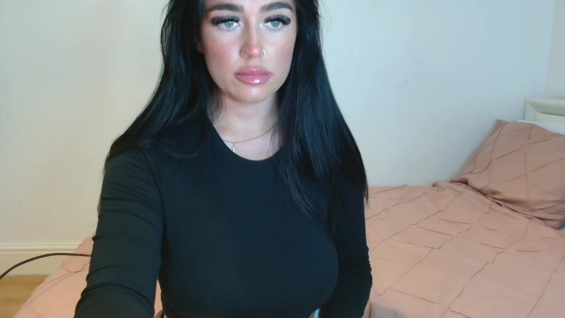 Gallery image thumbnail from MrsLitt's myfreecams stream on, 03/25/2025, 14:23 image 1 of 20