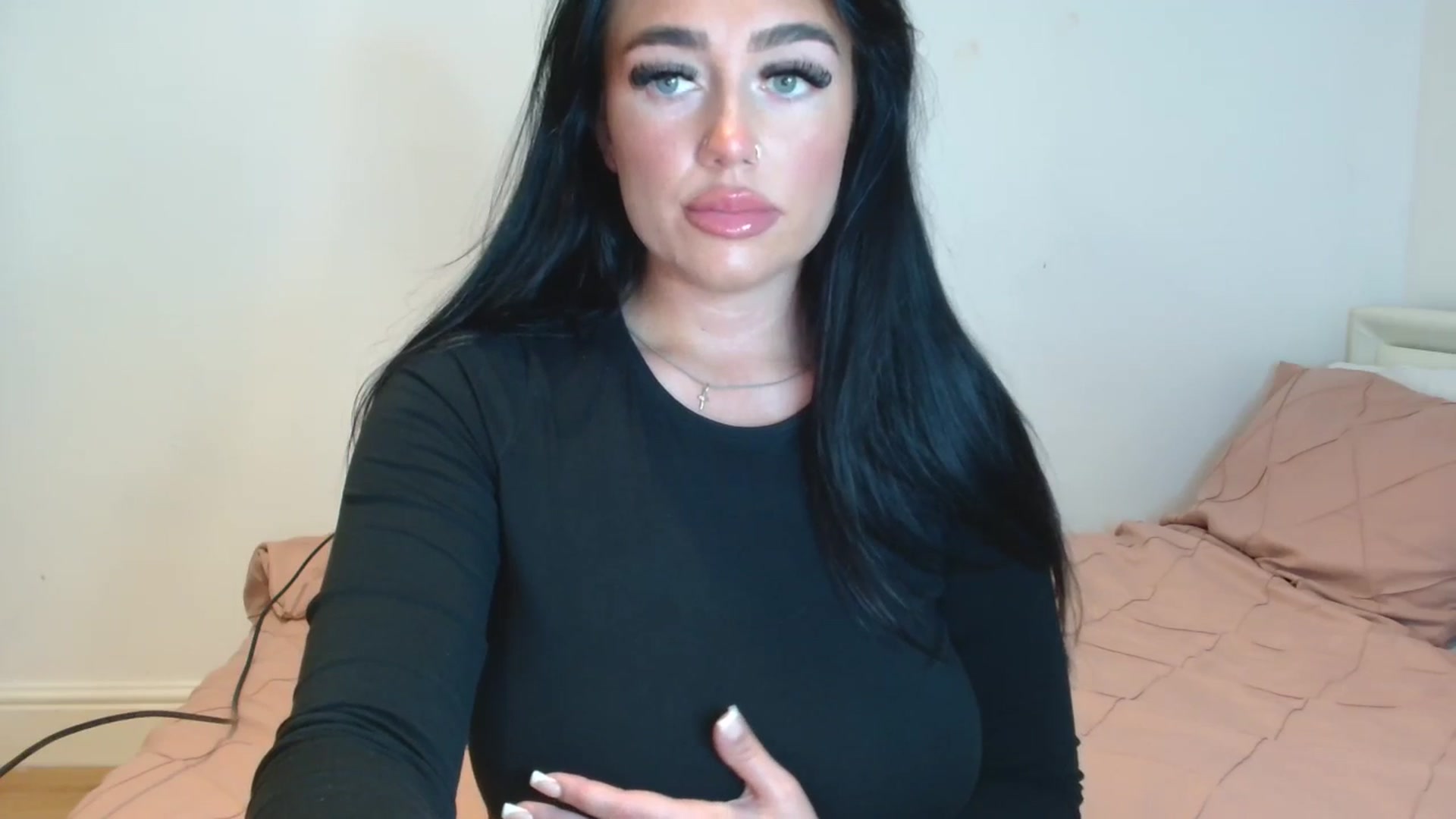 Gallery image thumbnail from MrsLitt's myfreecams stream on, 03/25/2025, 14:23 image 3 of 20