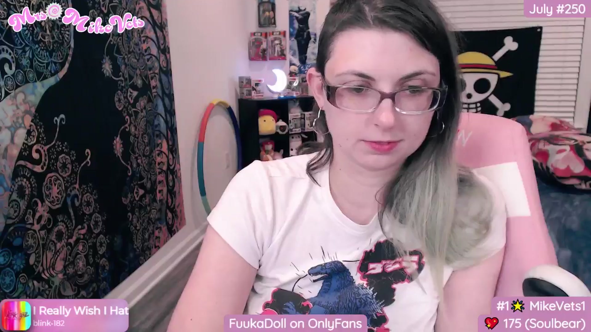 Gallery image thumbnail from MrsMikeVets's myfreecams stream on, 07/06/2024, 07:13 image 16 of 20