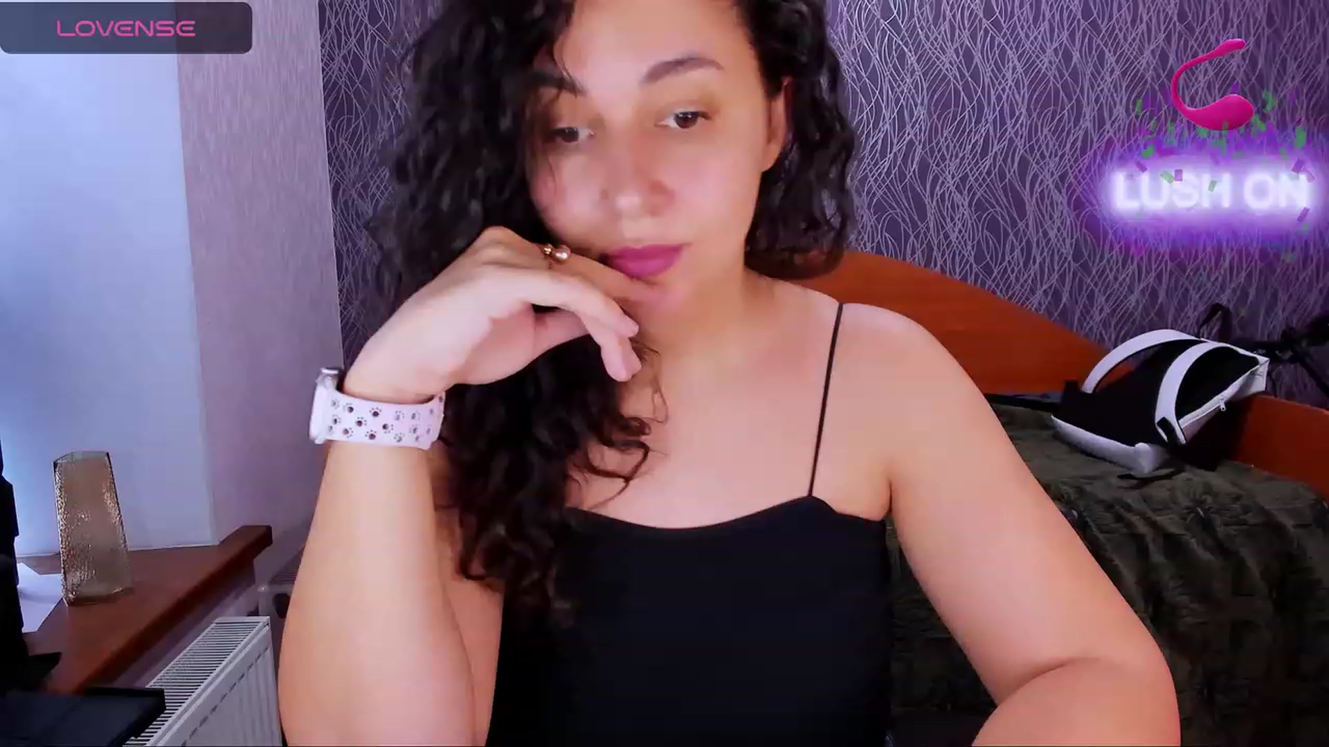 Gallery image thumbnail from MrsViola's myfreecams stream on, 02/21/2024, 10:31 image 17 of 20