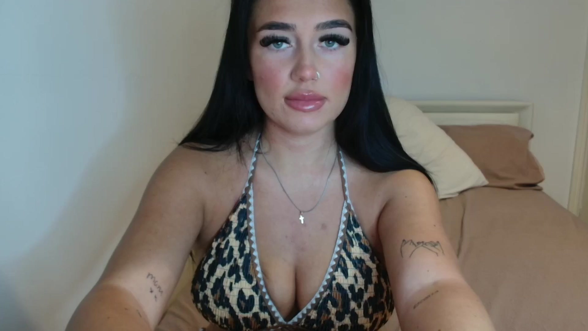 Gallery image thumbnail from Mrs_Amazing's myfreecams stream on, 03/14/2025, 16:10 image 6 of 20