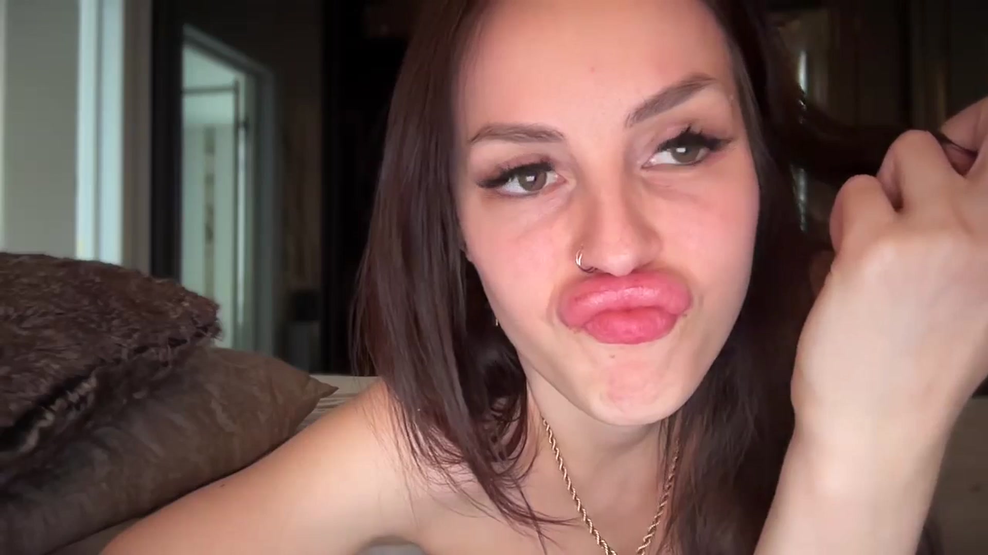 Gallery image thumbnail from Mrs_J's myfreecams stream on, 10/14/2024, 09:31 image 7 of 20