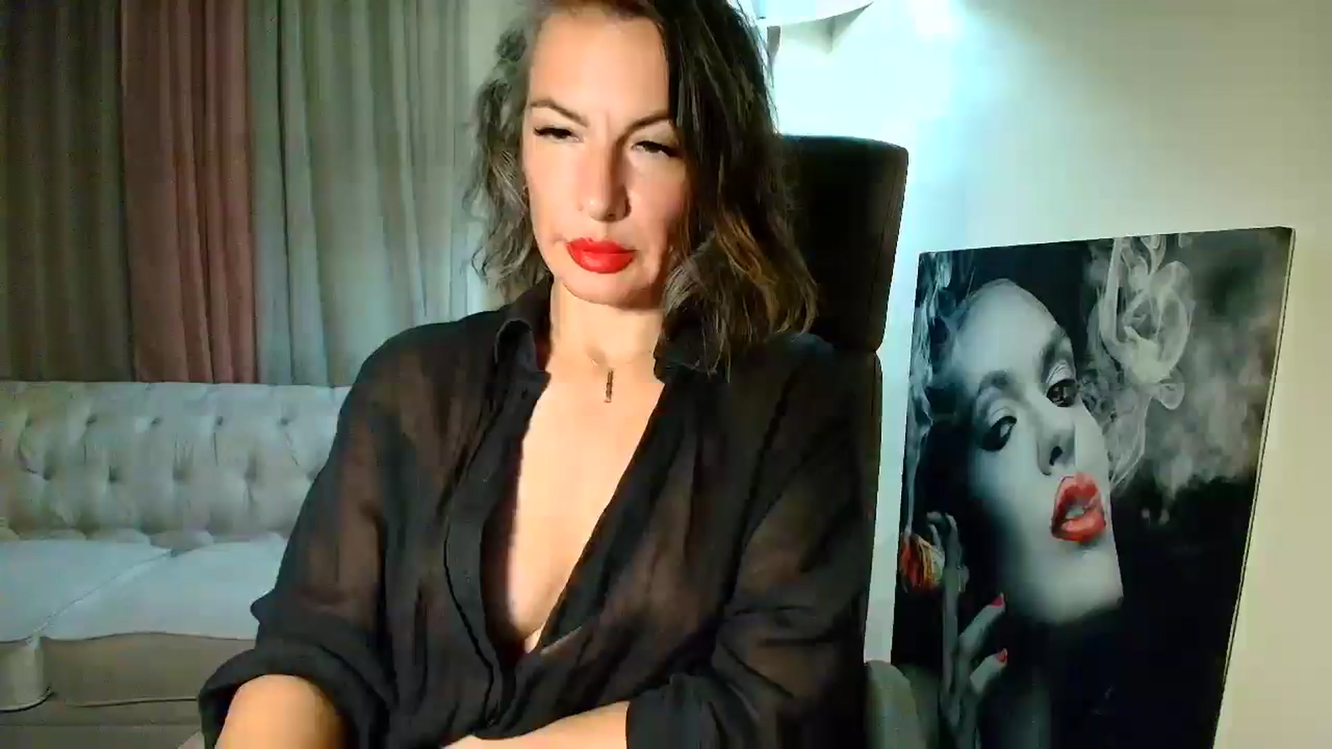 Gallery image thumbnail from Mrs_Right's myfreecams stream on, 10/30/2025, 24:16 image 1 of 20