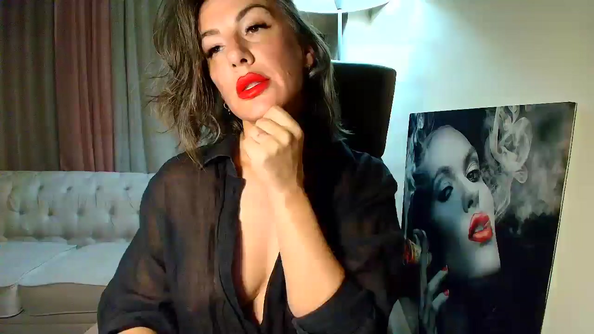Gallery image thumbnail from Mrs_Right's myfreecams stream on, 10/30/2025, 24:16 image 6 of 20