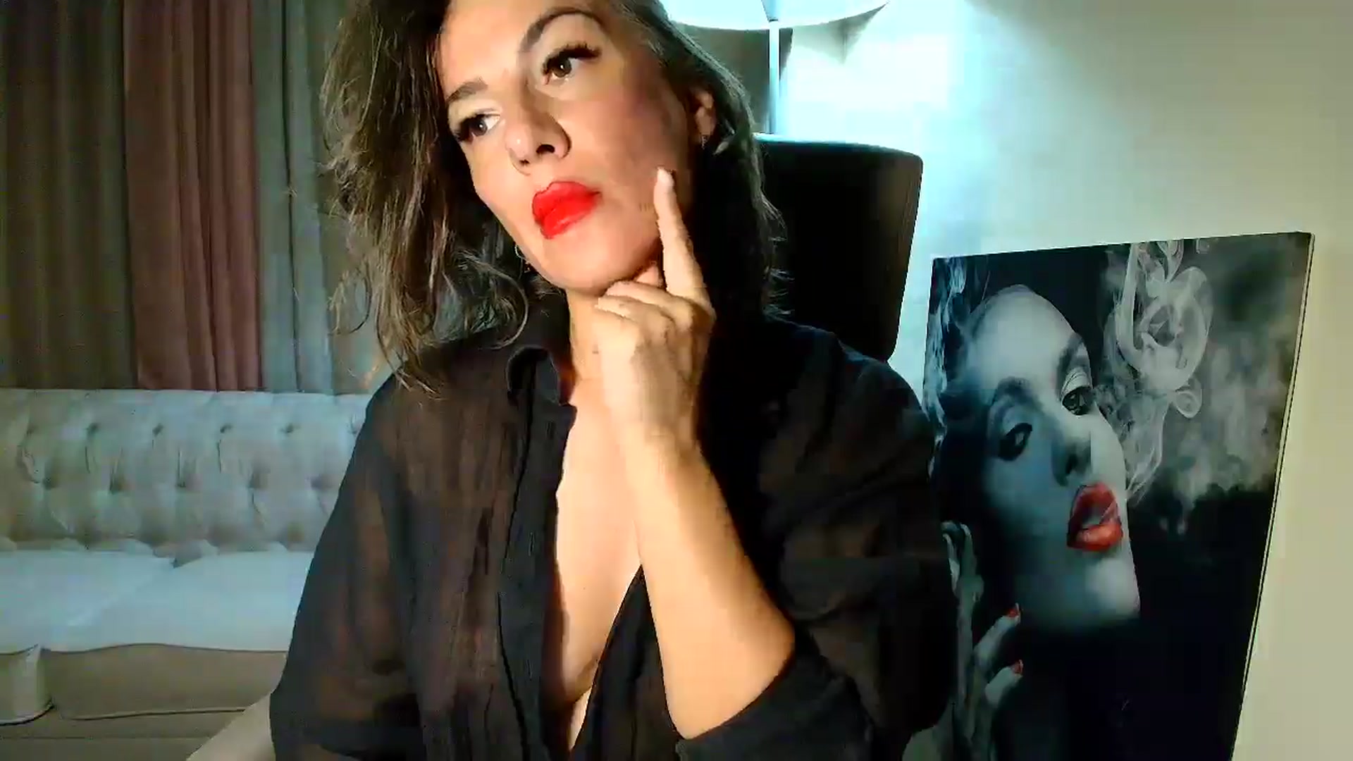 Gallery image thumbnail from Mrs_Right's myfreecams stream on, 10/30/2025, 24:16 image 4 of 20