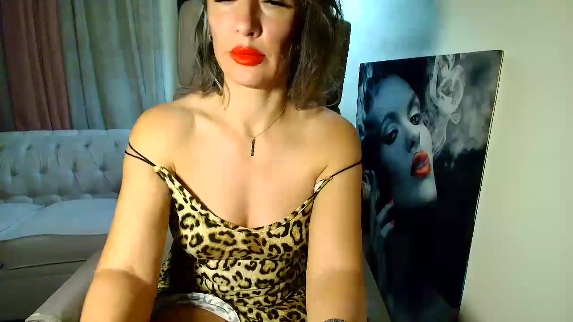 Gallery image thumbnail from Mrs_Right's myfreecams stream on, 10/30/2025, 23:34 image 16 of 20