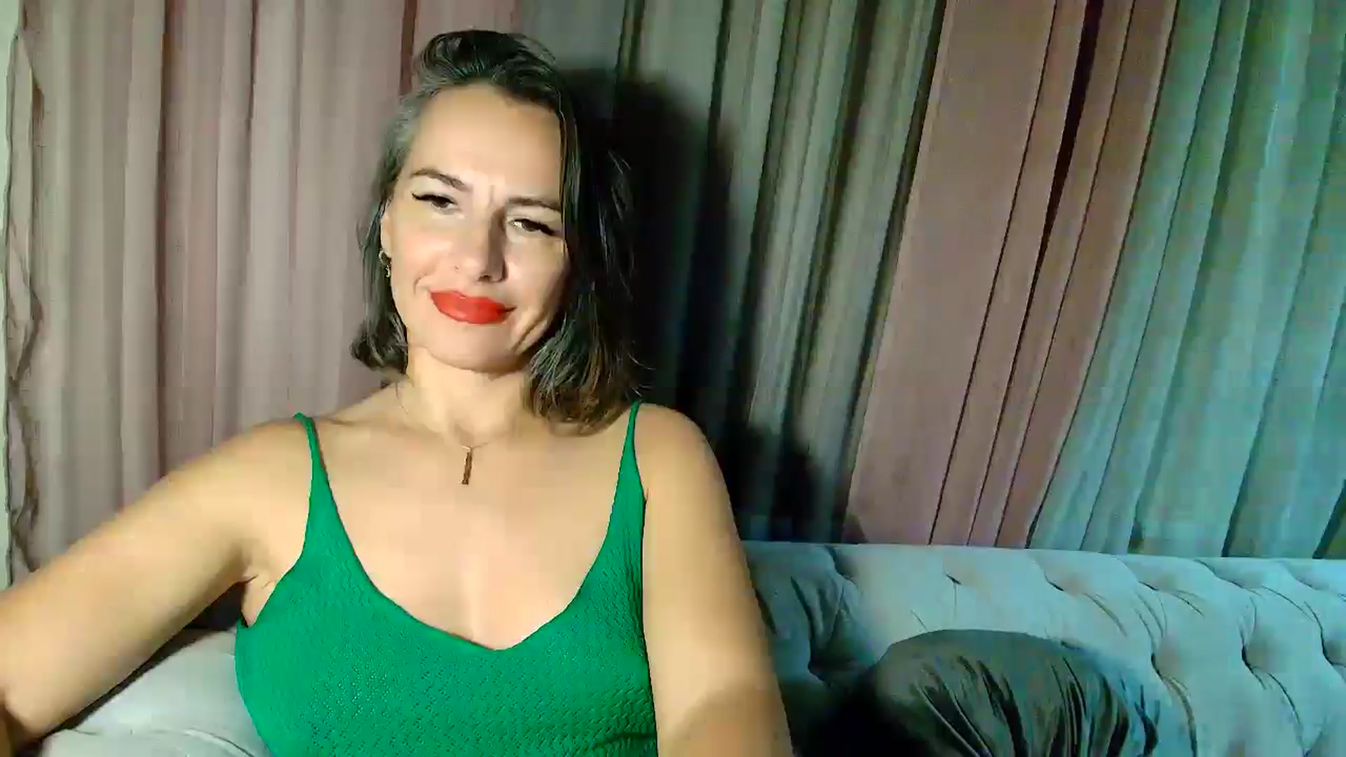 Gallery image thumbnail from Mrs_Right's myfreecams stream on, 11/01/2025, 05:38 image 14 of 20