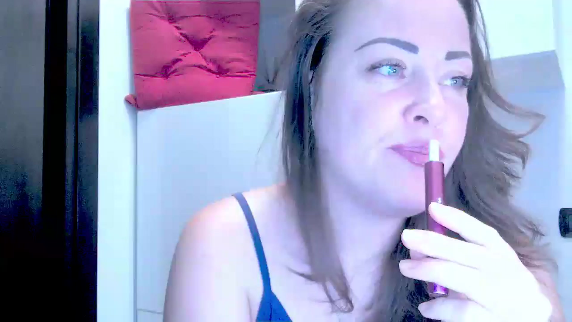 Gallery image thumbnail from Mrsfoxy's myfreecams stream on, 08/04/2025, 14:14 image 17 of 20
