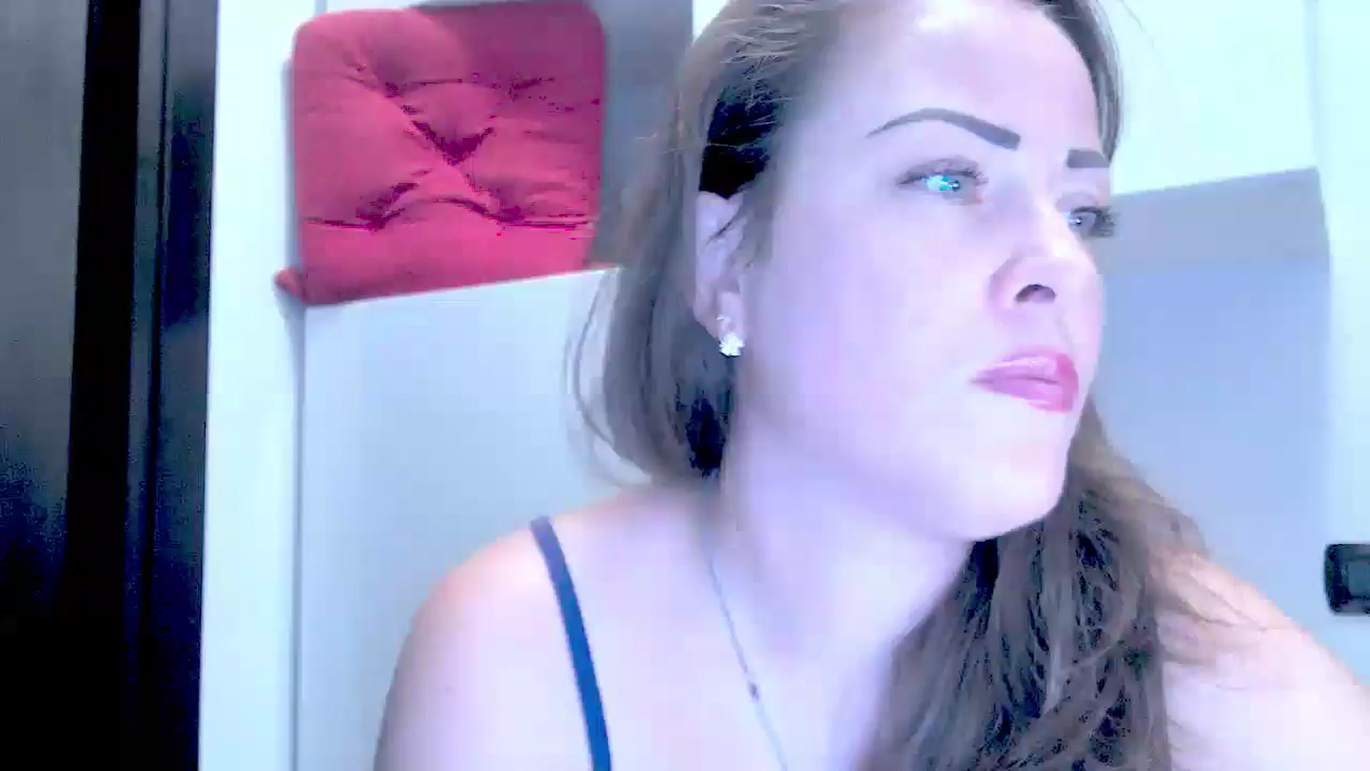 Gallery image thumbnail from Mrsfoxy's myfreecams stream on, 08/04/2025, 14:14 image 9 of 20