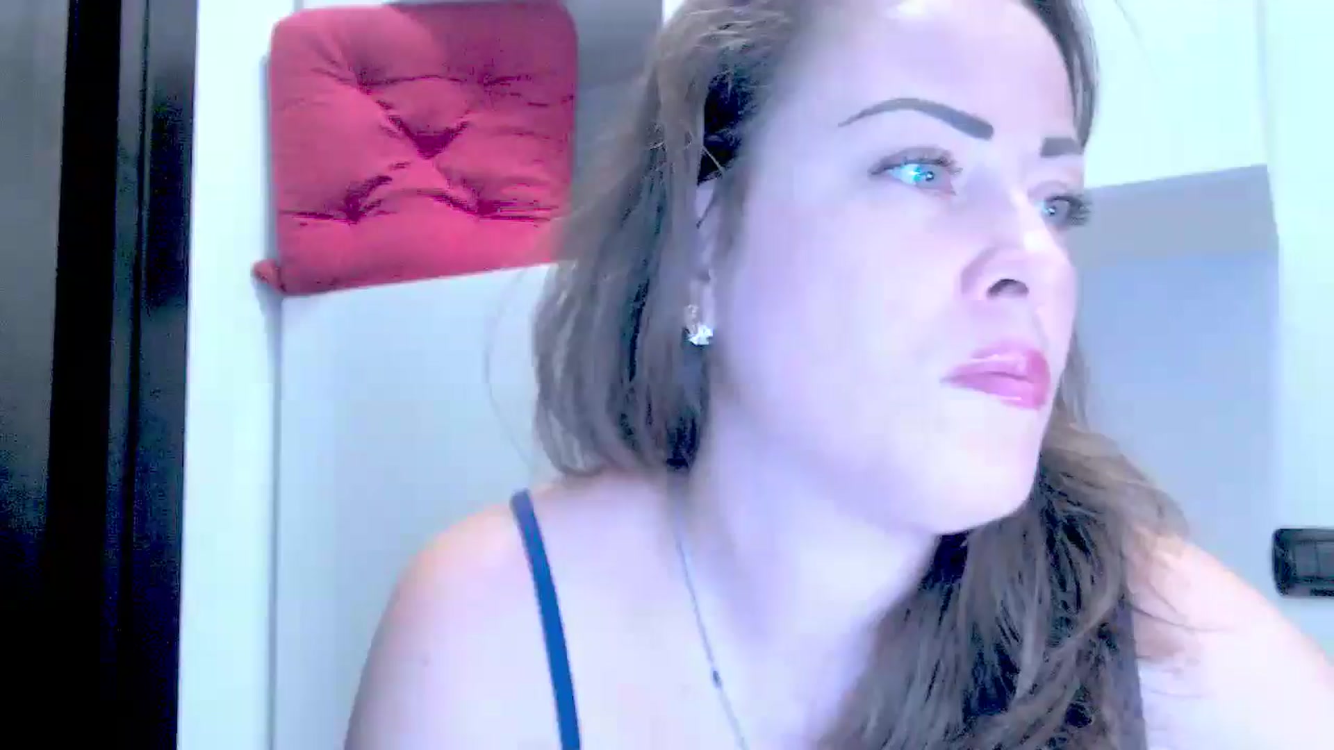 Gallery image thumbnail from Mrsfoxy's myfreecams stream on, 08/04/2025, 14:14 image 10 of 20