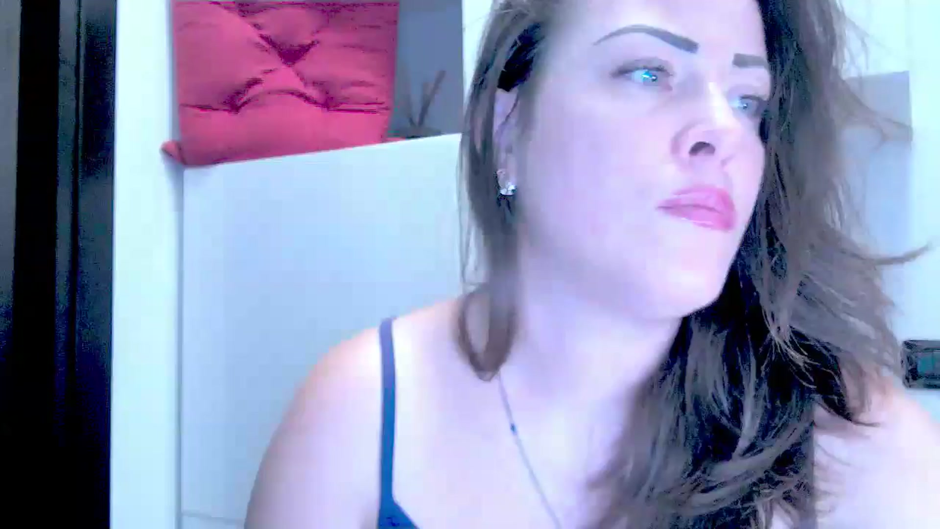 Gallery image thumbnail from Mrsfoxy's myfreecams stream on, 08/04/2025, 14:14 image 13 of 20