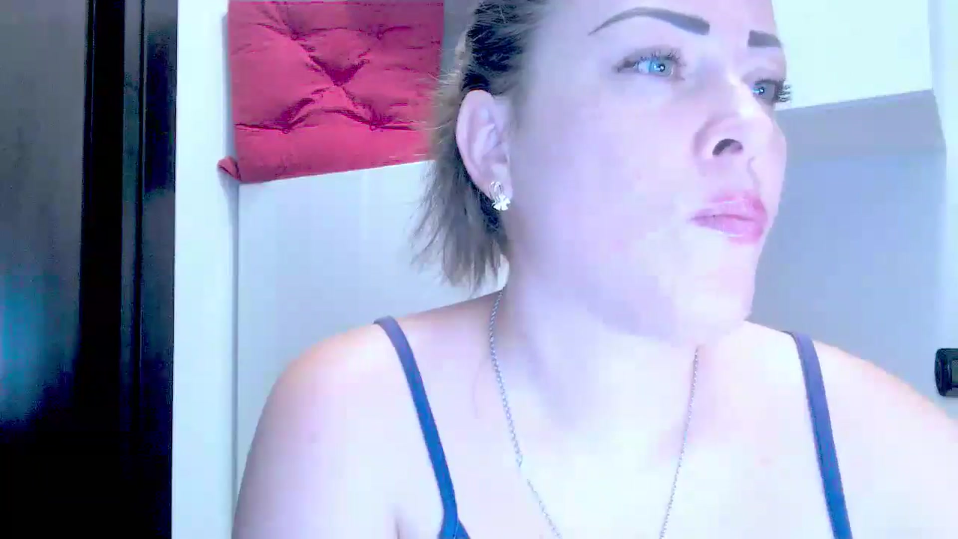 Gallery image thumbnail from Mrsfoxy's myfreecams stream on, 08/04/2025, 15:32 image 20 of 20