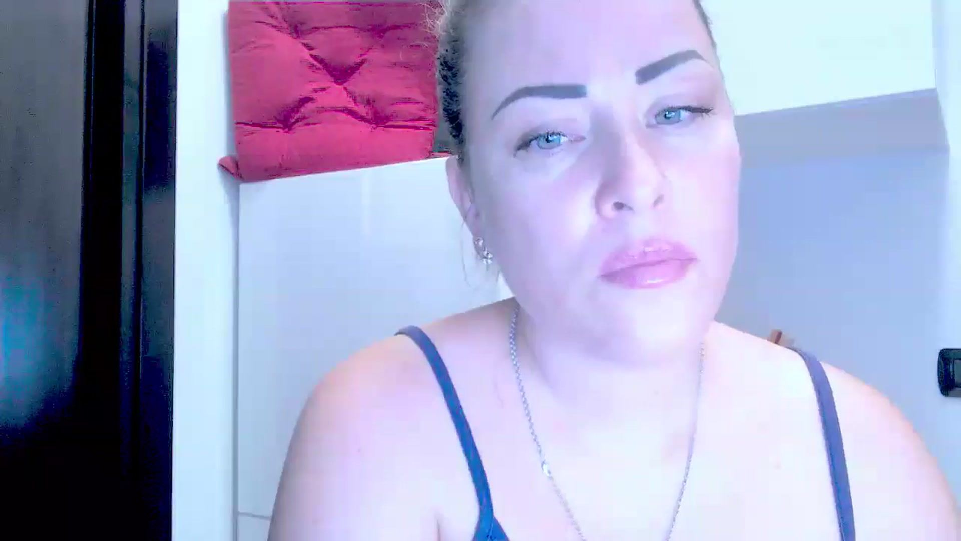Gallery image thumbnail from Mrsfoxy's myfreecams stream on, 08/04/2025, 15:32 image 19 of 20