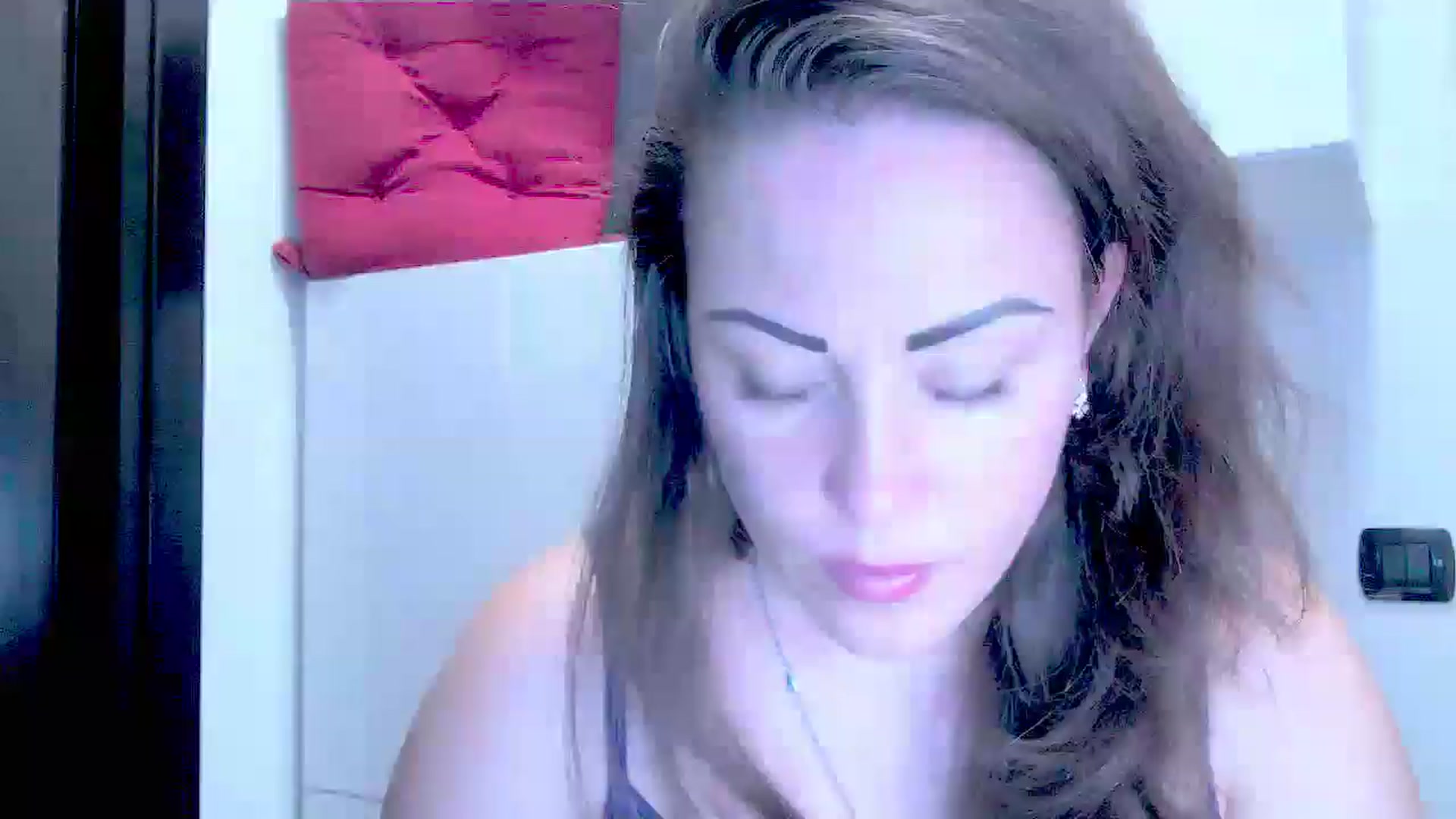Gallery image thumbnail from Mrsfoxy's myfreecams stream on, 08/04/2025, 15:32 image 3 of 20