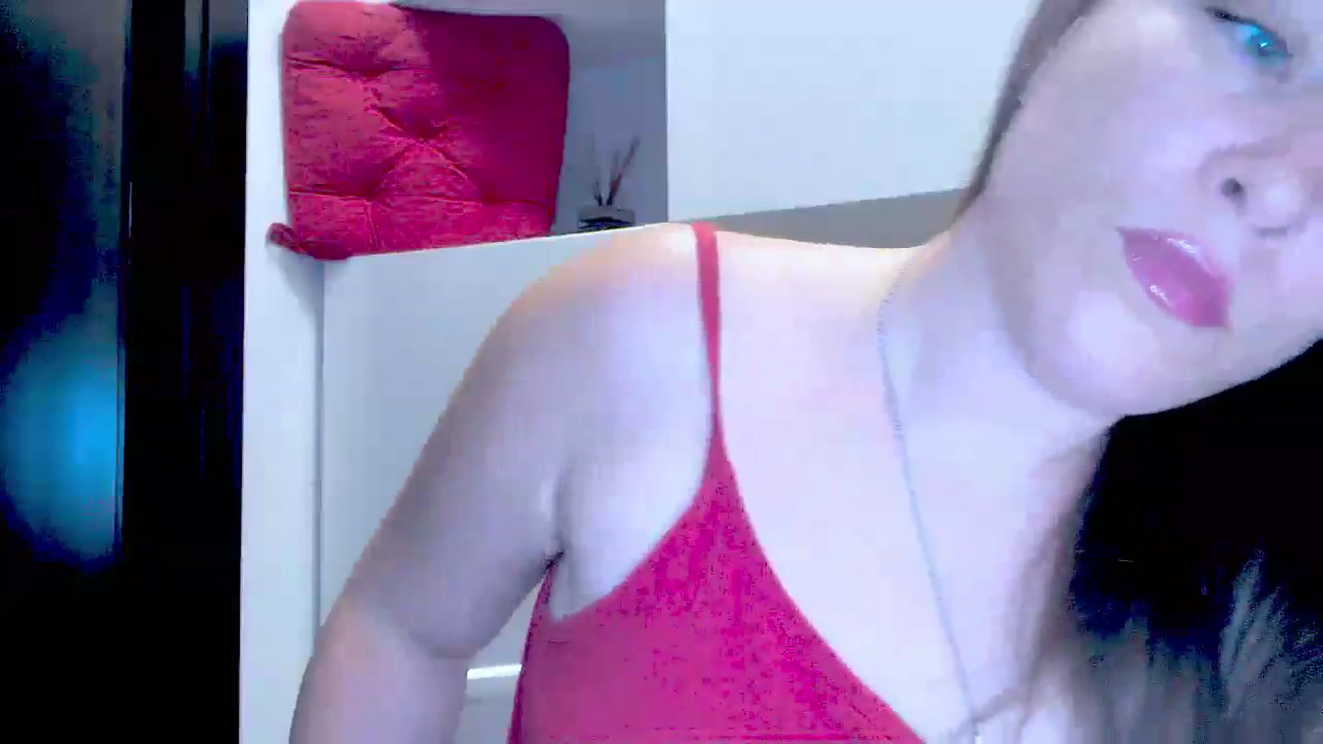 Gallery image thumbnail from Mrsfoxy's myfreecams stream on, 08/05/2025, 14:08 image 8 of 20