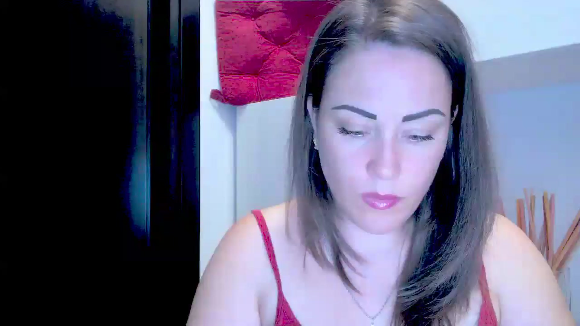 Gallery image thumbnail from Mrsfoxy's myfreecams stream on, 08/05/2025, 14:08 image 16 of 20