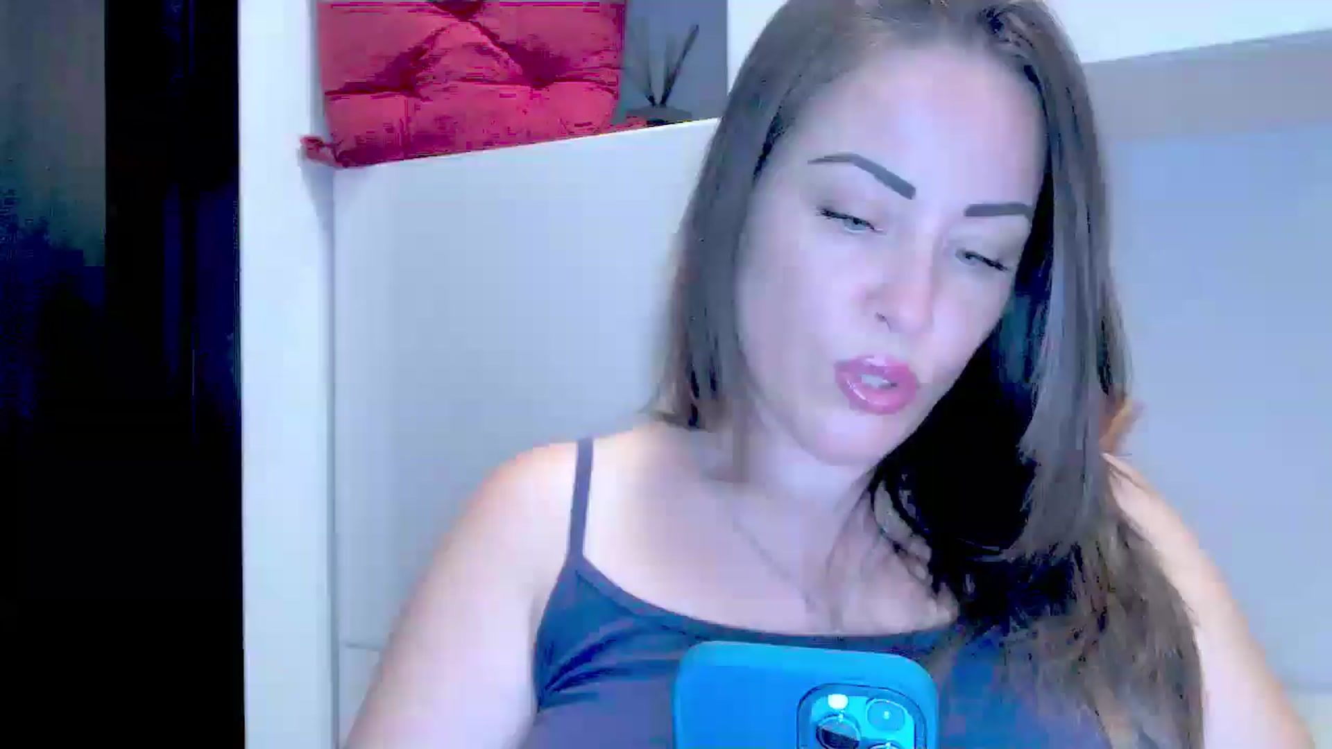 Gallery image thumbnail from Mrsfoxy's myfreecams stream on, 08/06/2025, 14:22 image 4 of 20