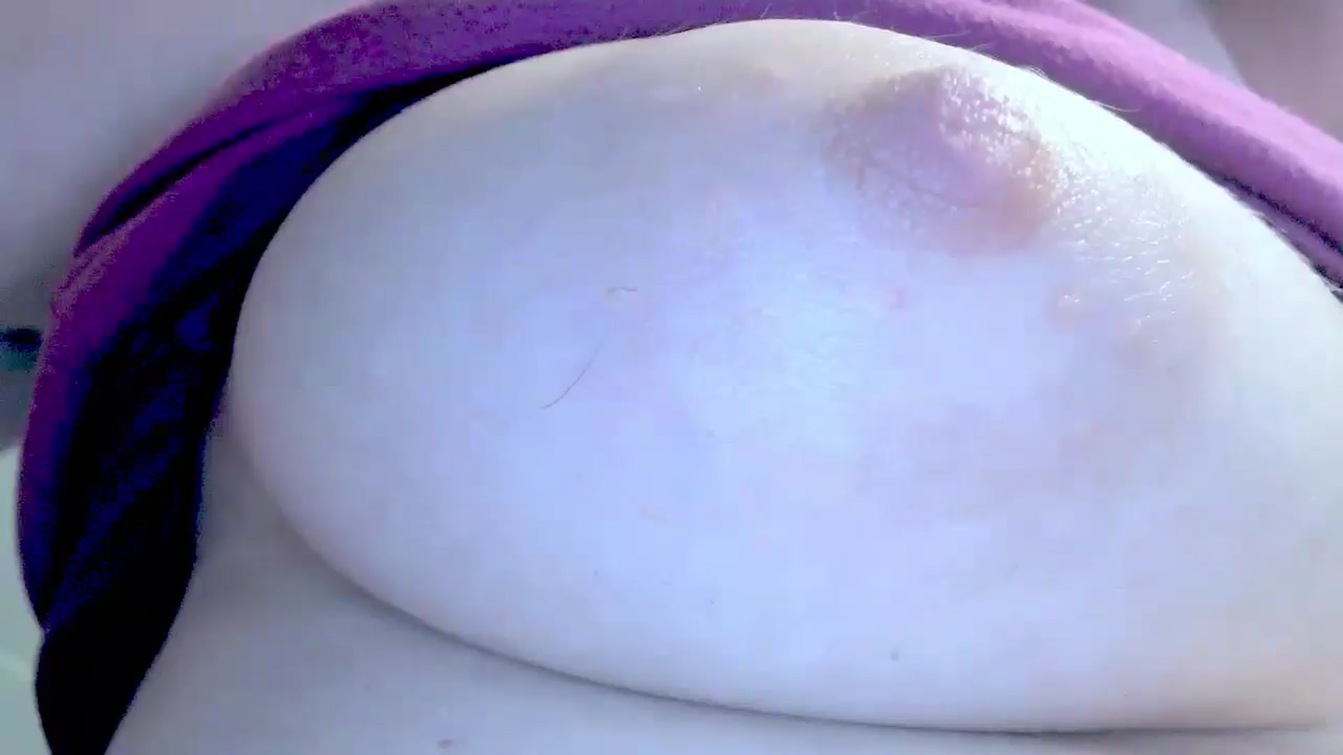 Gallery image thumbnail from Mrsfoxy's myfreecams stream on, 08/12/2025, 13:48 image 15 of 20