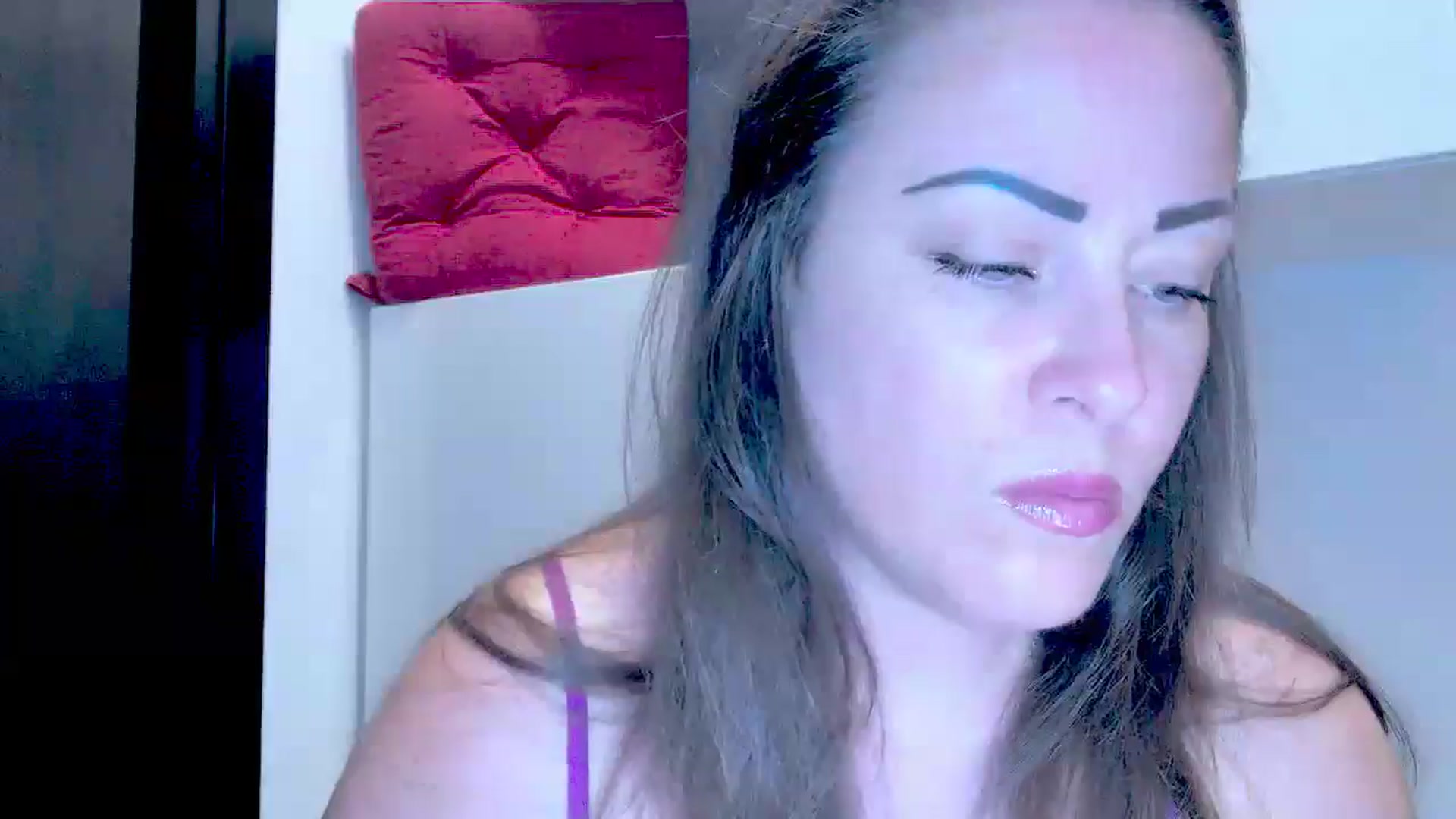 Gallery image thumbnail from Mrsfoxy's myfreecams stream on, 08/18/2025, 15:29 image 8 of 20