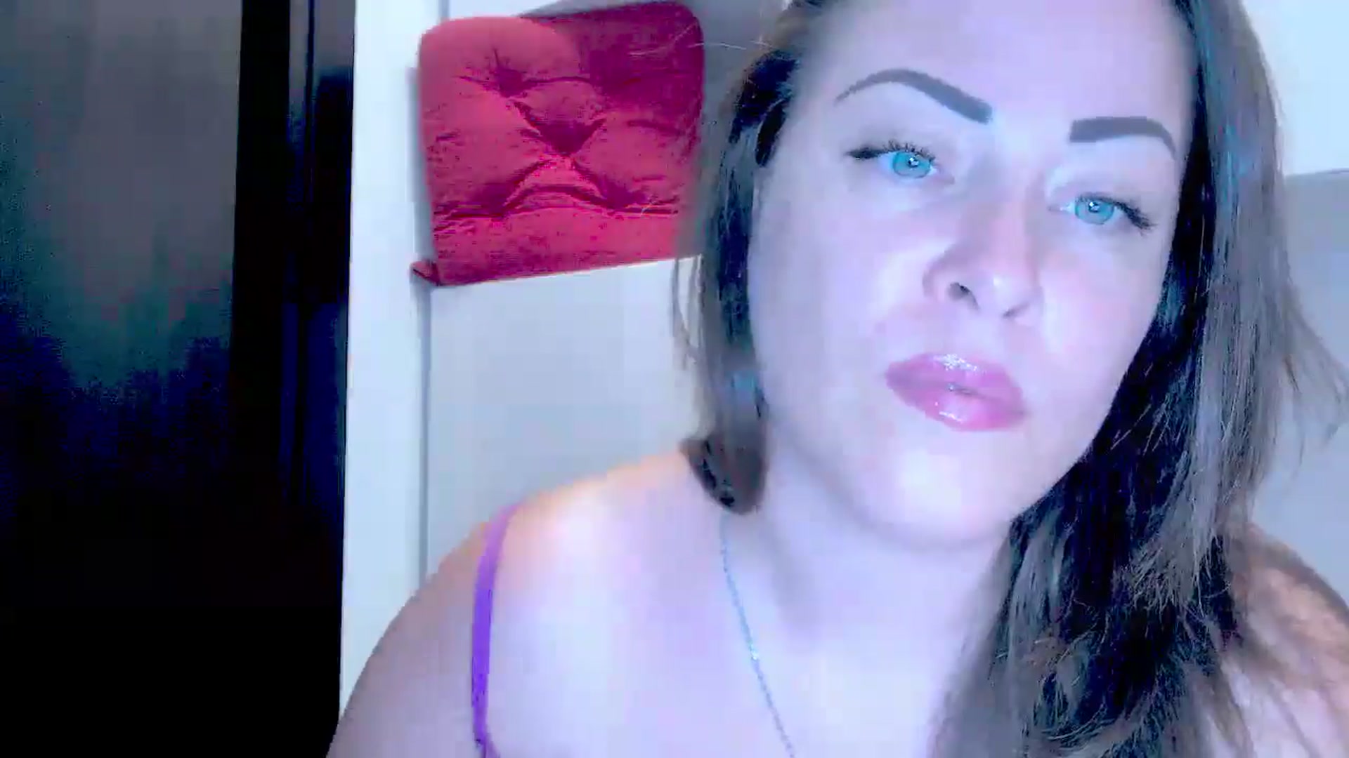Gallery image thumbnail from Mrsfoxy's myfreecams stream on, 08/18/2025, 15:29 image 15 of 20
